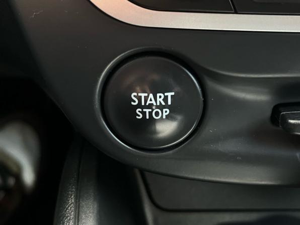 Renault Fluence I с пробегом 2012 года, цена 750 000 рублей, 182652 км, седан, Автокод Объявления