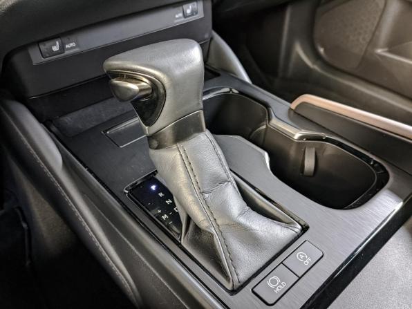 Lexus ES VII Рестайлинг с пробегом 2023 года, цена 4 525 000 рублей, 25601 км, седан, Автокод Объявления
