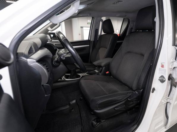 Toyota Hilux VIII с пробегом 2017 года, цена 3 200 000 рублей, 115284 км, пикап, Автокод Объявления