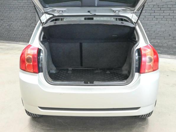 Toyota Corolla IX (E120 E130) Рестайлинг с пробегом 2006 года, цена 400 000 рублей, 377398 км, хэтчбек, Автокод Объявления