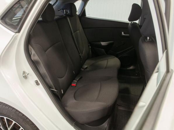 Kia Rio III Рестайлинг с пробегом 2015 года, цена 1 090 000 рублей, 157606 км, хэтчбек, Автокод Объявления