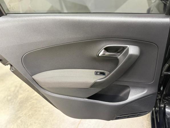 Volkswagen Polo V с пробегом 2012 года, цена 630 000 рублей, 286518 км, седан, Автокод Объявления