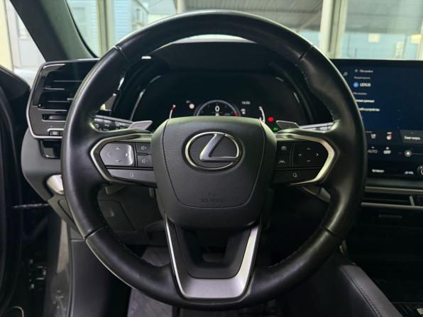 Lexus RX V с пробегом 2023 года, цена 7 300 000 рублей, 49618 км, внедорожник, Автокод Объявления