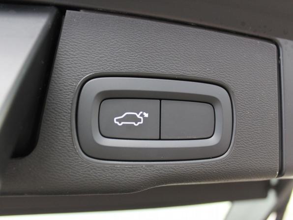 Volvo XC60 II Рестайлинг 2 с пробегом 2025 года, цена 6 050 000 рублей, 20 км, внедорожник, Автокод Объявления