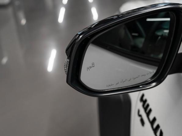 Toyota Hilux VIII Рестайлинг 2 с пробегом 2025 года, цена 7 750 000 рублей, 27 км, пикап, Автокод Объявления