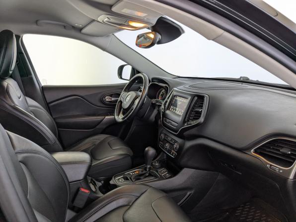 Jeep Cherokee V (KL) Рестайлинг с пробегом 2018 года, цена 2 525 000 рублей, 73810 км, внедорожник, Автокод Объявления