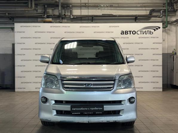 Toyota Noah I (R60) с пробегом 2005 года, цена 649 000 рублей, 335062 км, минивэн, Автокод Объявления