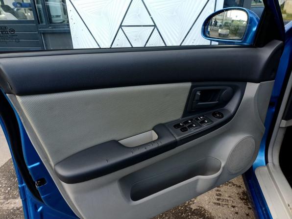 Kia Cerato I с пробегом 2006 года, цена 349 000 рублей, 258210 км, хэтчбек, Автокод Объявления