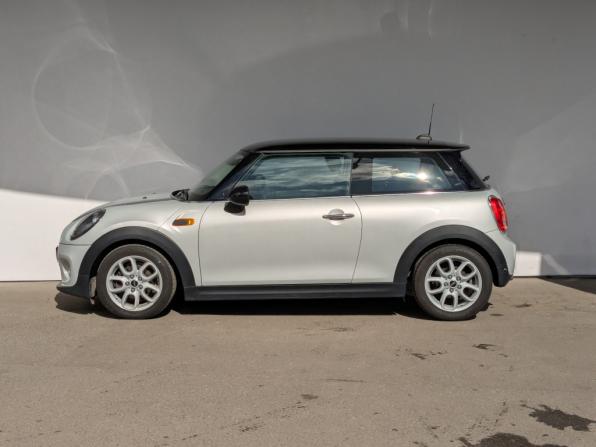 Mini Hatch III (F55/F56) Рестайлинг с пробегом 2018 года, цена 1 850 000 рублей, 73652 км, хэтчбек, Автокод Объявления