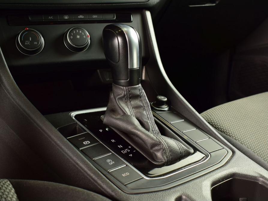 Volkswagen Jetta VII Кемерово  - изображение 16
