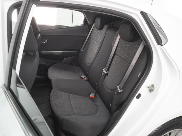 Kia Rio III Рестайлинг с пробегом 2015 года, цена 1 099 000 рублей, 129057 км, седан, Автокод Объявления