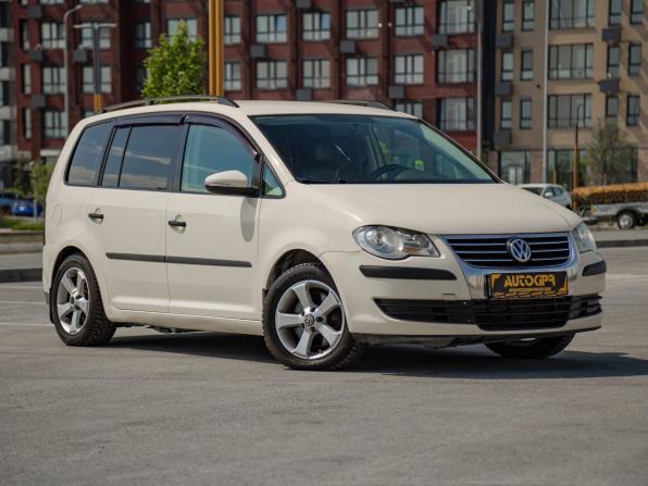 Volkswagen Touran I Рестайлинг с пробегом 2010 года, цена 579 000 рублей, 305666 км, компактвэн, Автокод Объявления