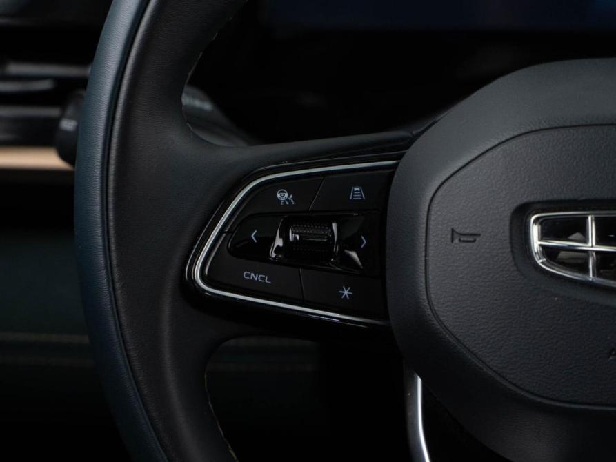 Geely Monjaro I Москва  - изображение 16