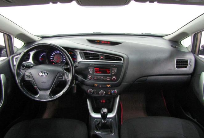 Kia Ceed II Рестайлинг с пробегом 2016 года, цена 1 070 000 рублей, 146736 км, хэтчбек, Автокод Объявления