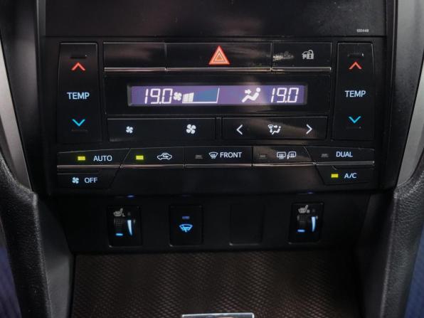 Toyota Camry VII (XV50) Рестайлинг с пробегом 2015 года, цена 1 710 000 рублей, 202000 км, седан, Автокод Объявления