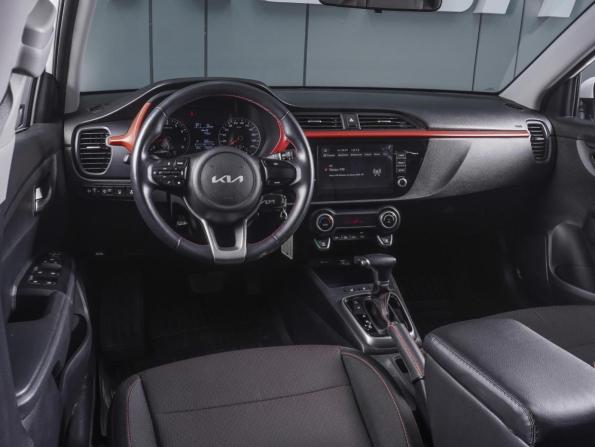 Kia Rio IV Рестайлинг с пробегом 2022 года, цена 2 130 000 рублей, 29602 км, хэтчбек, Автокод Объявления