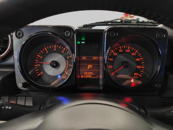 Suzuki Jimny IV с пробегом 2021 года, цена 2 999 000 рублей, 58389 км, внедорожник, Автокод Объявления