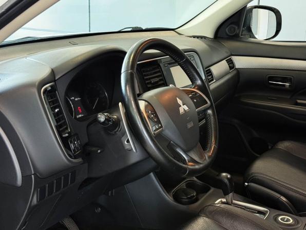 Mitsubishi Outlander III Рестайлинг с пробегом 2014 года, цена 1 297 000 рублей, 231387 км, внедорожник, Автокод Объявления