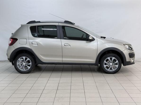 Renault Sandero II с пробегом 2018 года, цена 1 099 000 рублей, 93294 км, хэтчбек, Автокод Объявления
