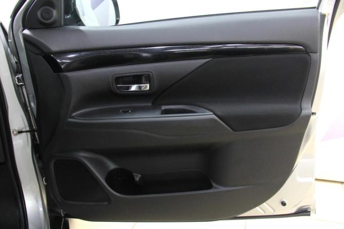 Mitsubishi Outlander III Рестайлинг 3 с пробегом 2020 года, цена 2 326 400 рублей, 82024 км, внедорожник, Автокод Объявления