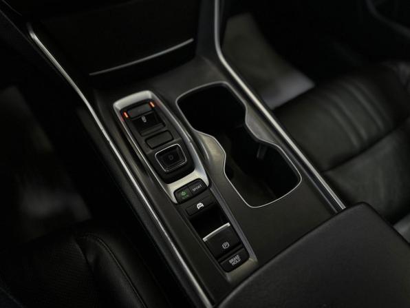 Honda Accord X с пробегом 2018 года, цена 1 795 000 рублей, 173805 км, седан, Автокод Объявления