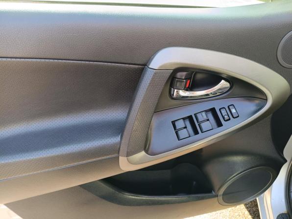 Toyota RAV4 III (XA30) Рестайлинг с пробегом 2011 года, цена 949 000 рублей, 362549 км, внедорожник, Автокод Объявления