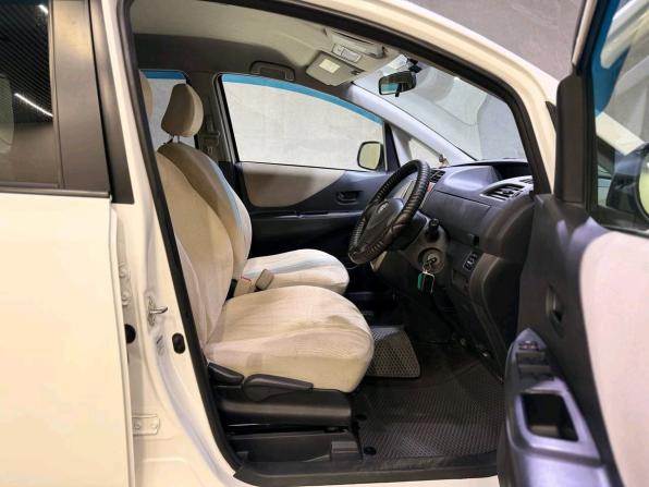 Toyota Ractis I с пробегом 2008 года, цена 599 000 рублей, 301602 км, хэтчбек, Автокод Объявления