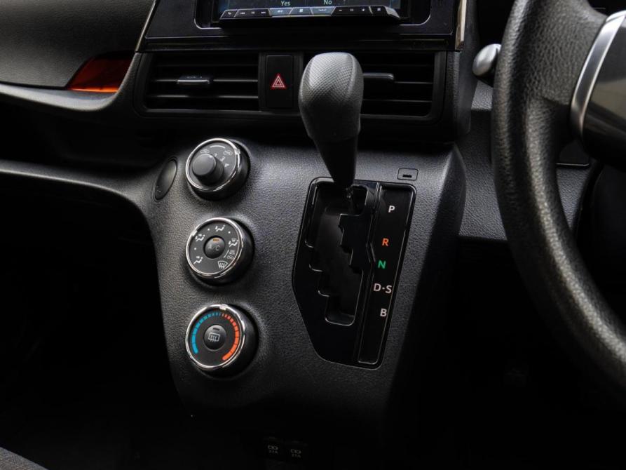 Toyota Sienta II Рестайлинг Краснодар  - изображение 14