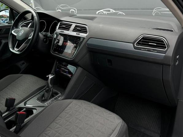 Volkswagen Tiguan II Рестайлинг с пробегом 2021 года, цена 2 450 300 рублей, 63141 км, внедорожник, Автокод Объявления
