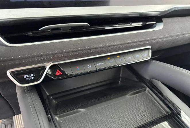 Geely Monjaro I с пробегом 2024 года, цена 3 245 000 рублей, 74586 км, внедорожник, Автокод Объявления