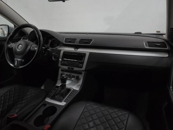 Volkswagen Passat B7 с пробегом 2013 года, цена 1 060 000 рублей, 173906 км, седан, Автокод Объявления