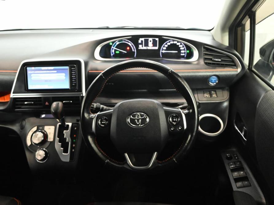 Toyota Sienta II Екатеринбург  - изображение 11