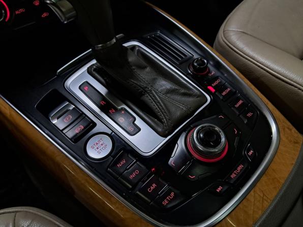 Audi Q5 I (8R) с пробегом 2009 года, цена 1 035 000 рублей, 253619 км, внедорожник, Автокод Объявления