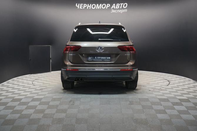 Volkswagen Tiguan II с пробегом 2019 года, цена 2 395 000 рублей, 107046 км, внедорожник, Автокод Объявления