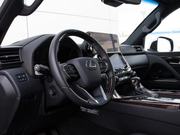 Lexus LX IV с пробегом 2023 года, цена 17 899 000 рублей, 208 км, внедорожник, Автокод Объявления