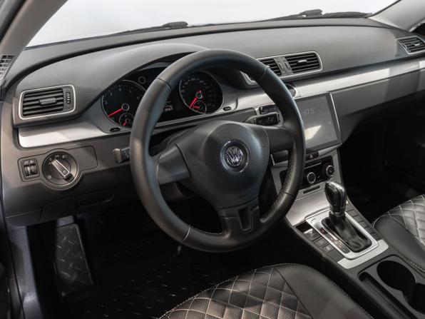 Volkswagen Passat B7 с пробегом 2011 года, цена 994 700 рублей, 171500 км, седан, Автокод Объявления