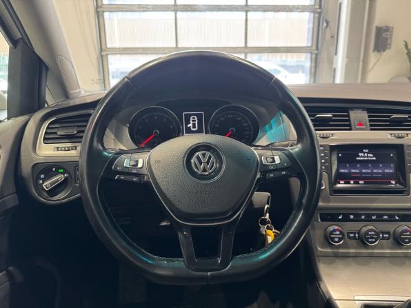 Volkswagen Golf VII с пробегом 2014 года, цена 770 000 рублей, 303150 км, хэтчбек, Автокод Объявления