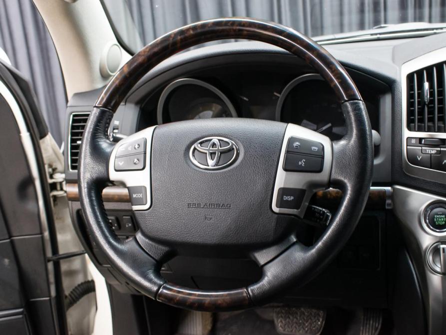 Toyota Land Cruiser 200 Series Рестайлинг 1 Москва  - изображение 18