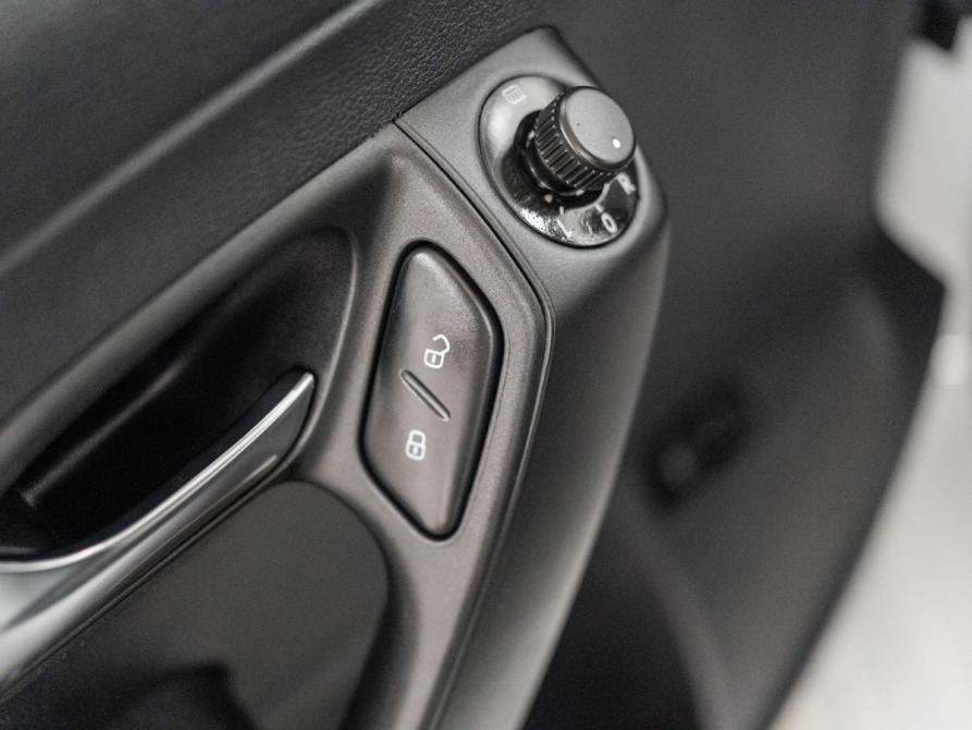 Volkswagen Polo V Рестайлинг Красноярск  - изображение 19