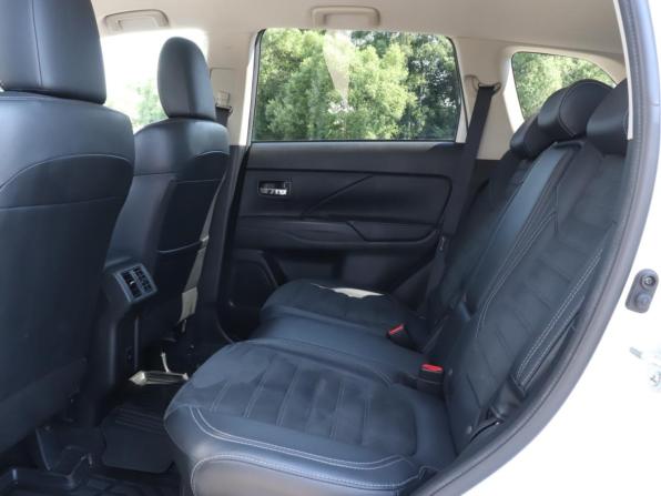 Mitsubishi Outlander III Рестайлинг 3 с пробегом 2021 года, цена 2 980 000 рублей, 36139 км, внедорожник, Автокод Объявления