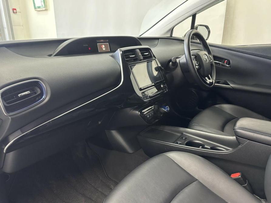 Toyota Prius IV (XW50) Красноярск  - изображение 16