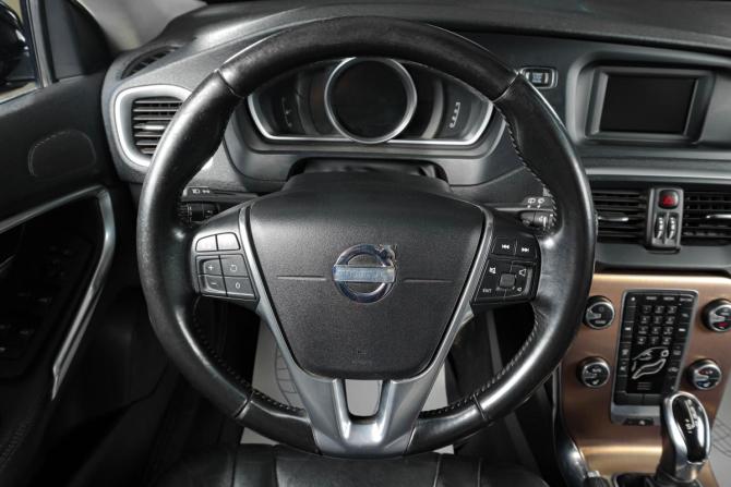 Volvo V40 II с пробегом 2014 года, цена 1 089 000 рублей, 240000 км, хэтчбек, Автокод Объявления