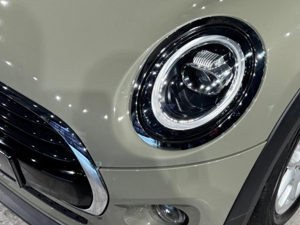 Mini Hatch III (F55/F56) Рестайлинг с пробегом 2020 года, цена 2 450 000 рублей, 28450 км, хэтчбек, Автокод Объявления