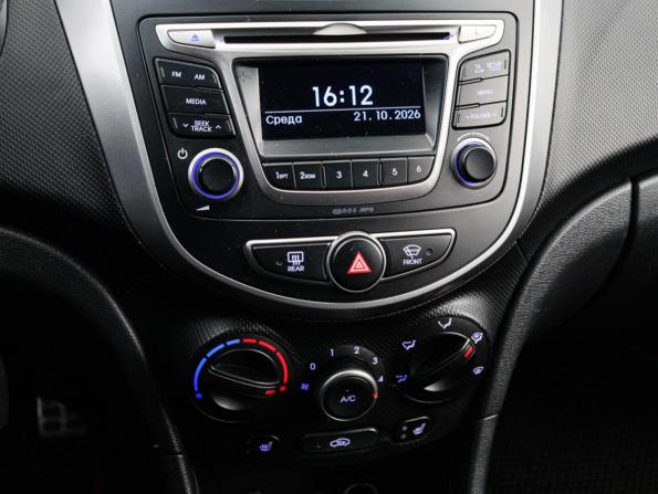 Hyundai Solaris I Рестайлинг с пробегом 2015 года, цена 1 000 000 рублей, 102000 км, хэтчбек, Автокод Объявления