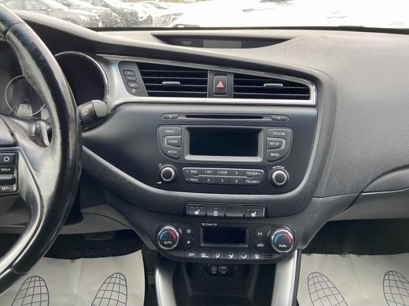 Kia Ceed II Рестайлинг с пробегом 2017 года, цена 1 318 000 рублей, 116000 км, универсал, Автокод Объявления