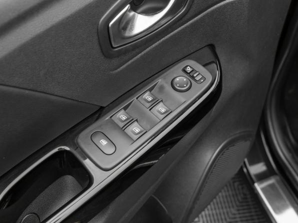Renault Kaptur I Рестайлинг с пробегом 2021 года, цена 1 910 000 рублей, 65923 км, внедорожник, Автокод Объявления