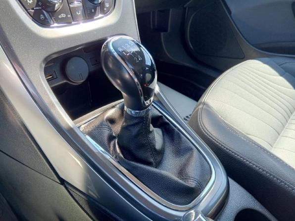 Opel Astra J Рестайлинг с пробегом 2013 года, цена 715 000 рублей, 116890 км, хэтчбек, Автокод Объявления