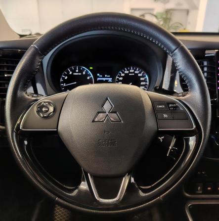 Mitsubishi Outlander III Рестайлинг 3 с пробегом 2019 года, цена 1 968 000 рублей, 105024 км, внедорожник, Автокод Объявления