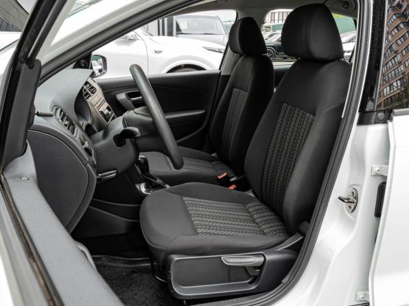 Volkswagen Polo V Рестайлинг с пробегом 2017 года, цена 1 225 000 рублей, 84408 км, седан, Автокод Объявления