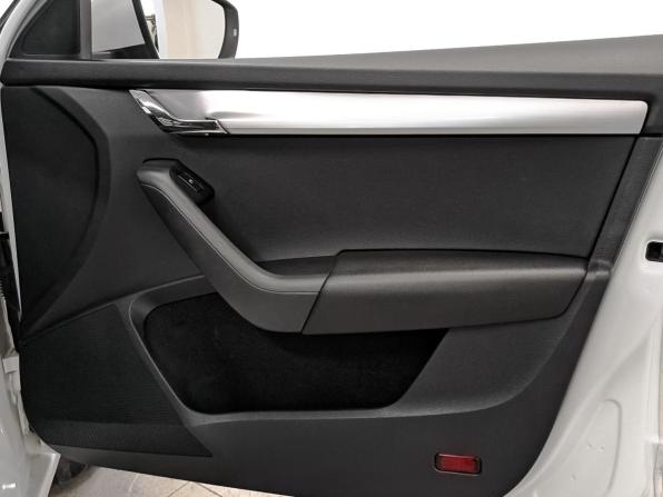Skoda Octavia III (A7) Рестайлинг с пробегом 2019 года, цена 1 185 000 рублей, 171353 км, лифтбек, Автокод Объявления